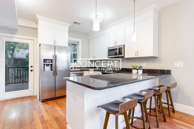 2767 Washington St Unit 2