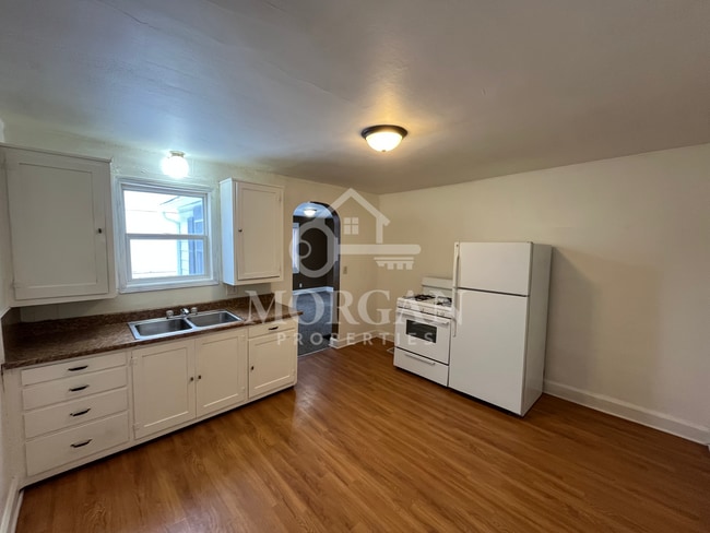 Photo - 2210 Walnut St Unit B