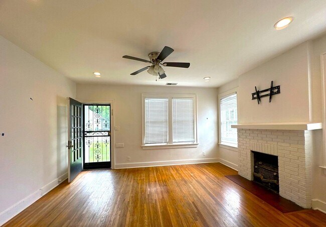 Photo - 1947 Felix Ave