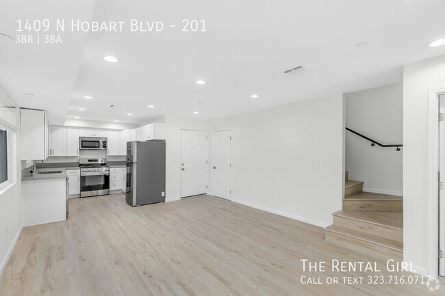 Building Photo - Step into Comfort & Style in This Spacious... Unit 201 Rental