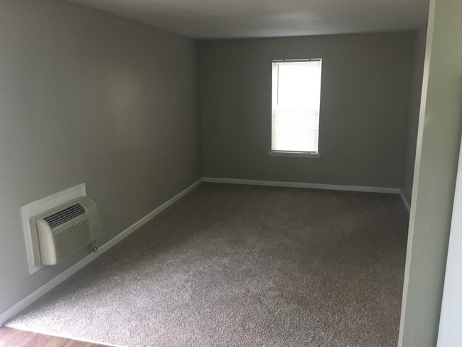 Cross Creek Apartments