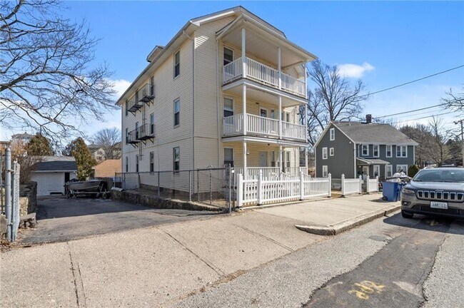 Building Photo - 19-19 7th Ave Unit 2
