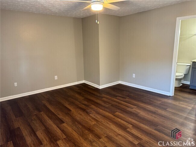 Building Photo - 1905 S Milledge Ave Unit 26 Rental
