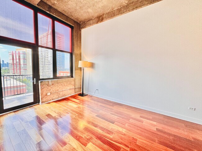 Photo - 320 E 21st St Unidad 805