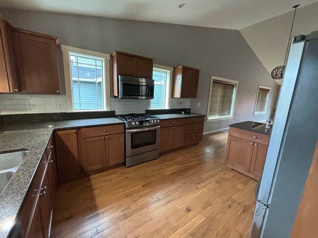 Photo - 1689 Aaron Dr