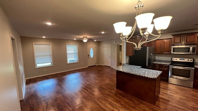 Photo - 4 Willow Oak Ln