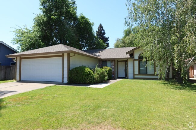 Building Photo - 3 Bedroom, 2 Bath, 2 Car garage in the Poc... Rental