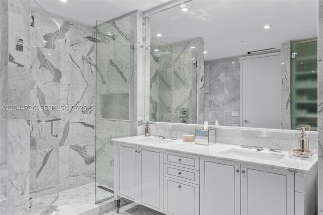9349 Collins Ave Unit 605