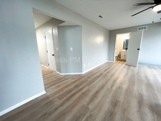 Photo - 709 Academy Dr