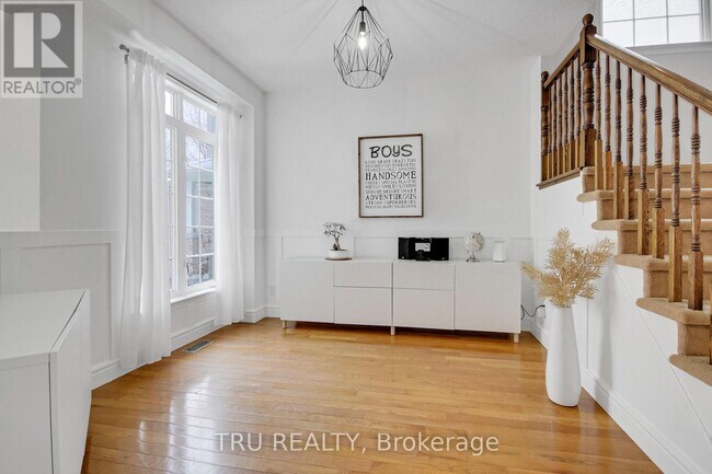 Photo - 320 Eckerson Ave