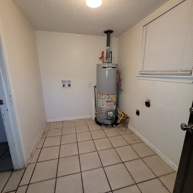 Photo - 804 Lyndell Ct