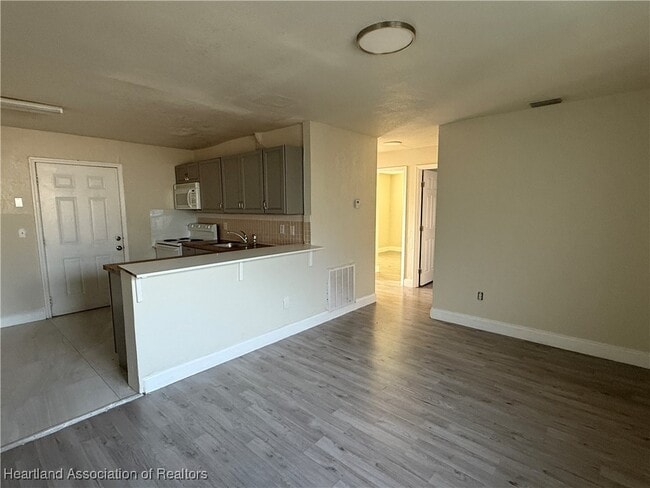 Photo - 173 E Rainbow St