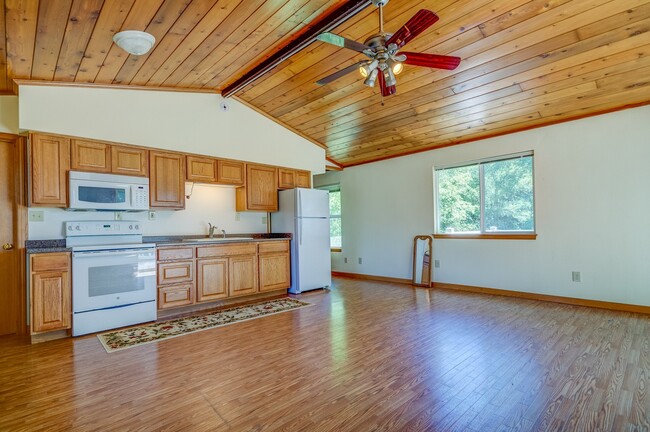 Photo - 2 Bed 1 Bath Home