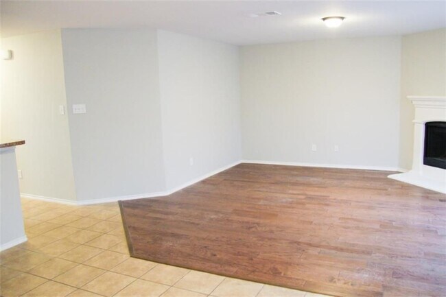 Photo - 3613 Dove Ln