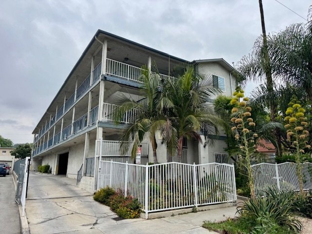 Building Photo - 3325 Andrita St