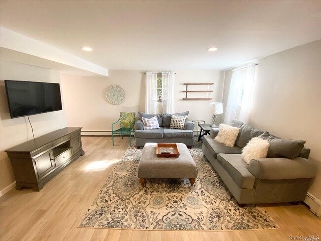 Photo - 255 Roosevelt Blvd