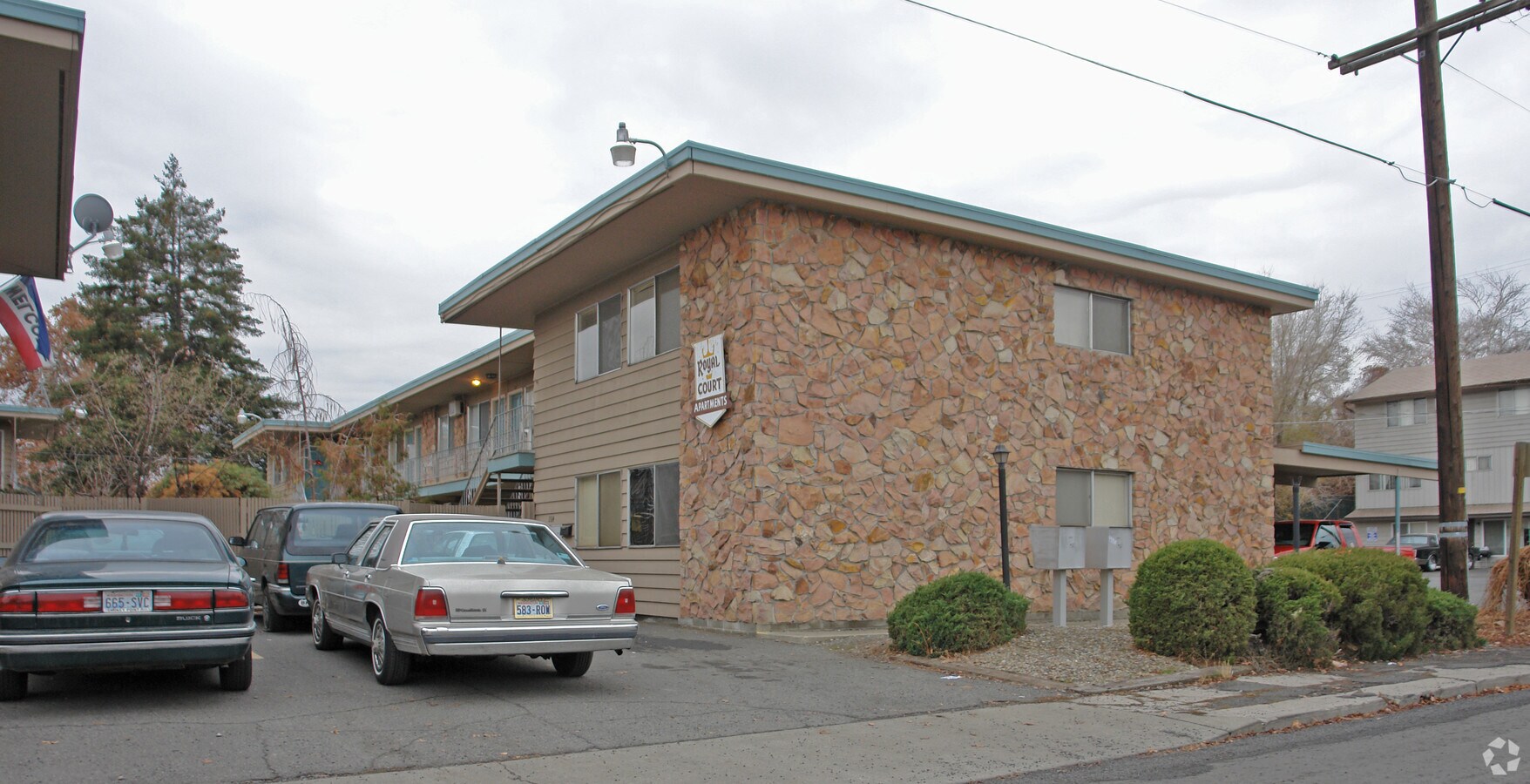 Royal Court Apartments - Royal Court Apartments