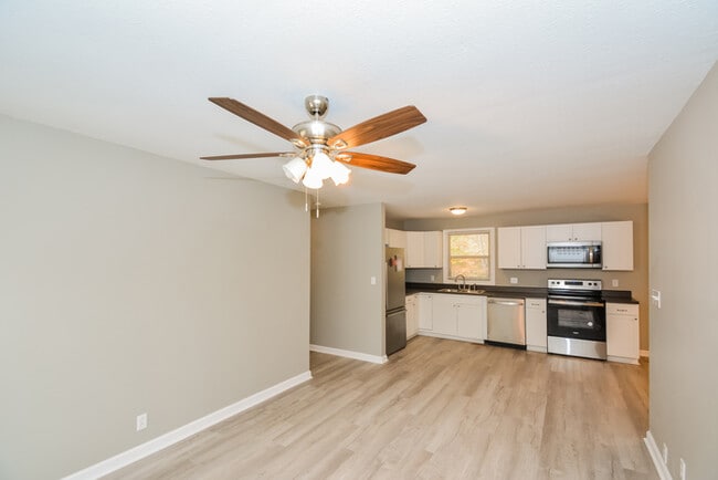 Photo - 2829 Thrush Dr