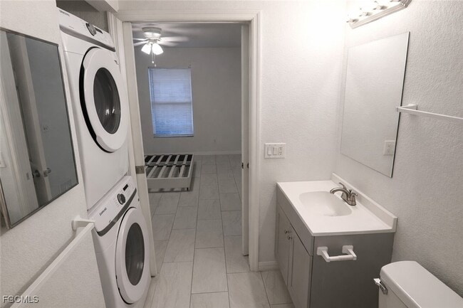 Photo - 2912 SE Santa Barbara Pl