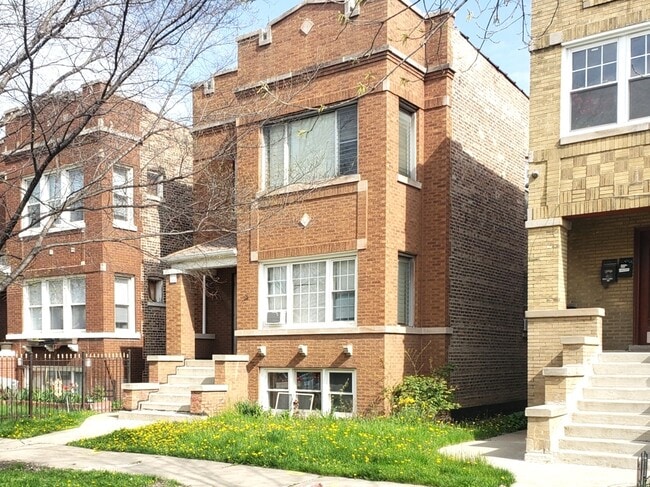 Building Photo - 5304 W Altgeld St Unit 2 Rental