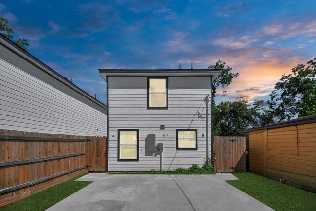 Photo - 8125 Laura Koppe Rd