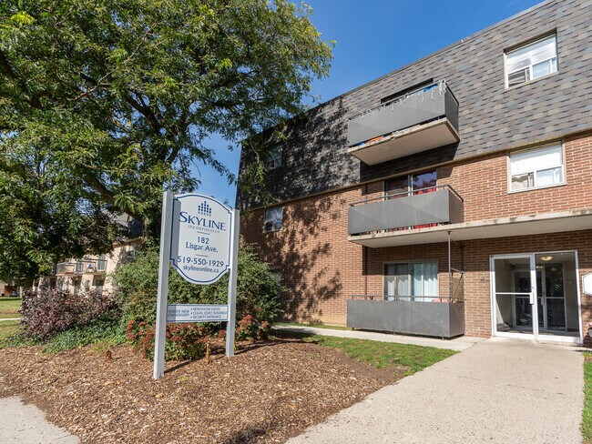 Photo - Lisgar Ave Apartments