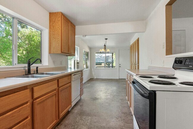 Photo - 5561 Thompson Hill Rd