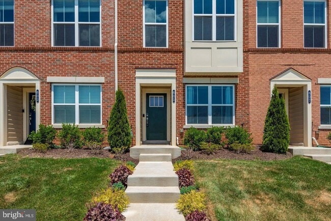 Photo - 605 E 7th St