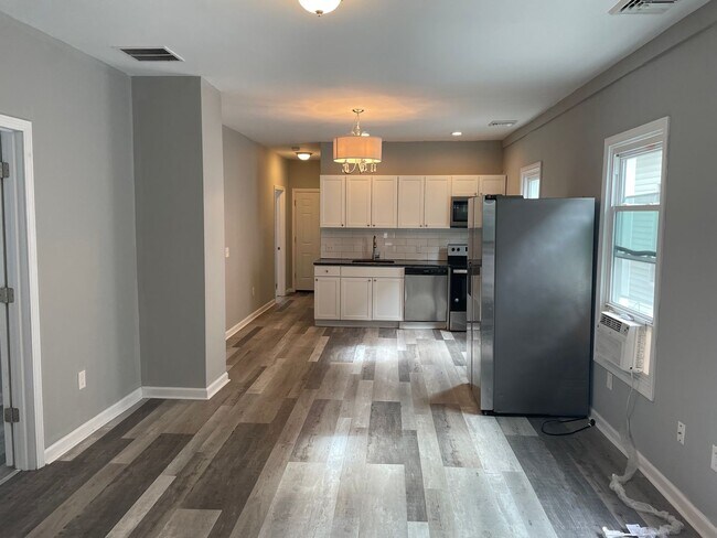 Photo - 687 Winchester Ave Unit 689 (Floor 2)