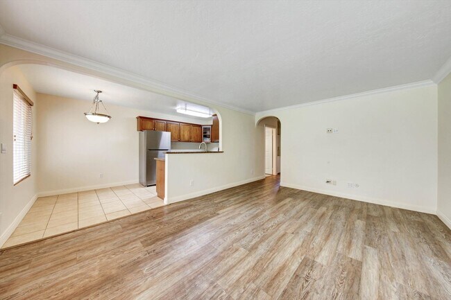 792 Avocado Ave