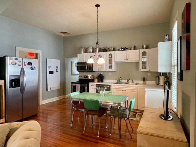 Photo - 505 Humes Ave NE