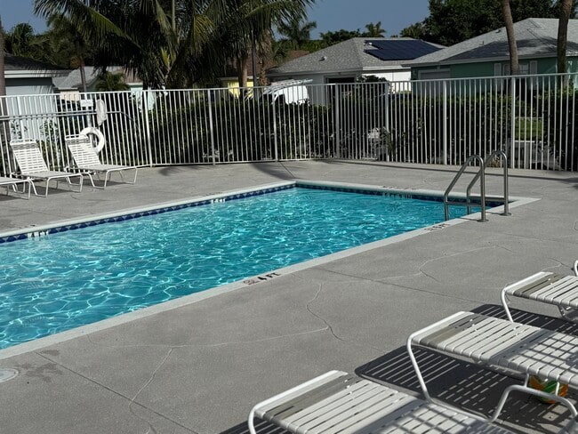 Photo - 112 Sunset Blvd