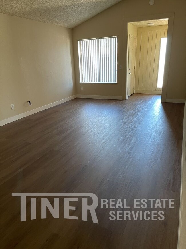 Photo - 7827 Zenith Dr