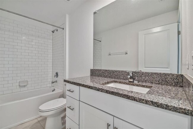 Photo - 9828 Branching Ship Trce