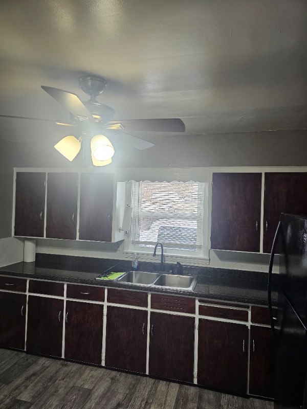 Photo - 731 Tulip St SW