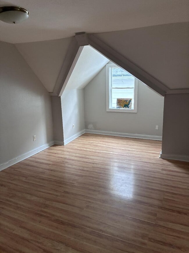 Photo - 2166 S 6th St