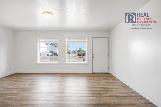 Photo - 251 W Linden Ave Unidad #122