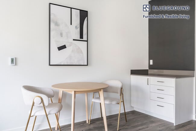 Photo - 15301 NE Turing St Unidad FL8-ID997