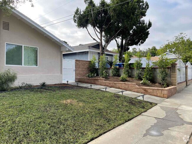 Building Photo - 12033 Youngdale Ave Rental