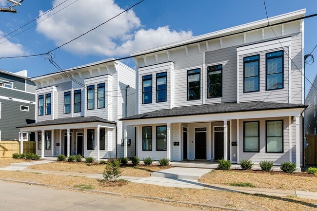 Photo - 1127 N 29th St Unidad #2