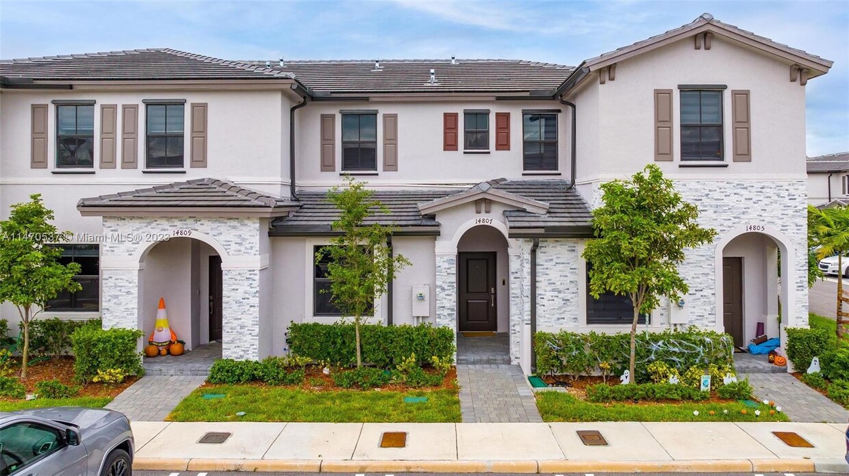 Photo - 14807 SW 183rd Ter (Quail Heights, FL)