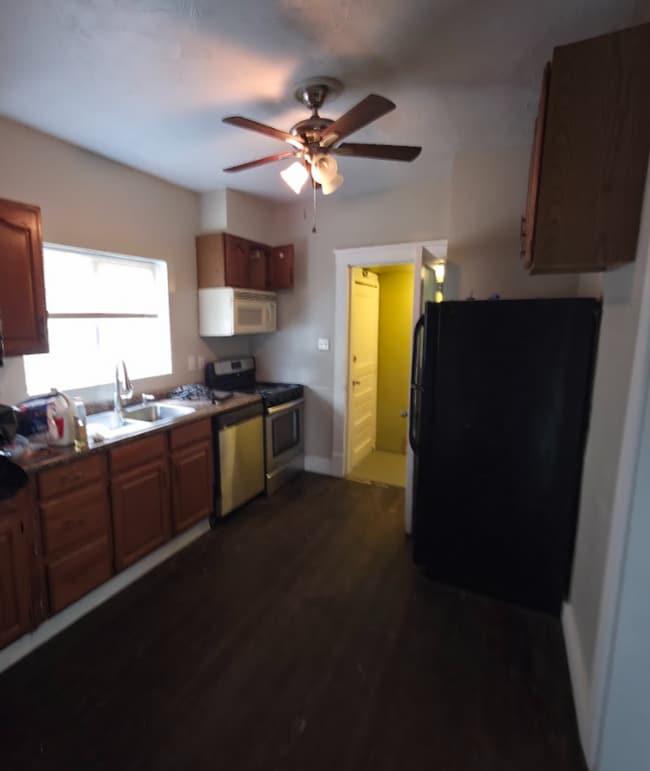 Photo - Single Family Home 3 beds 1 bath Available Now!