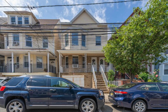 Building Photo - 61 46th St Unit 2 Rental