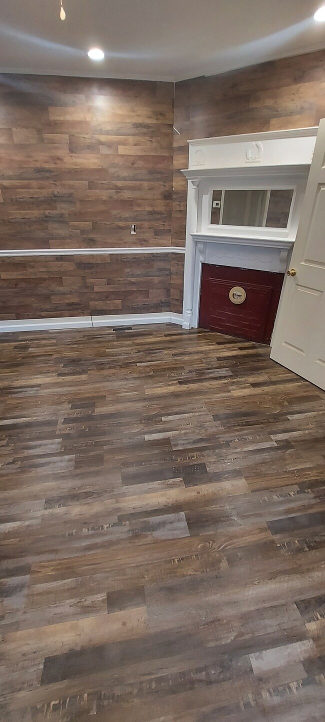 bedroom - 405 W Harnett St Unit APT A