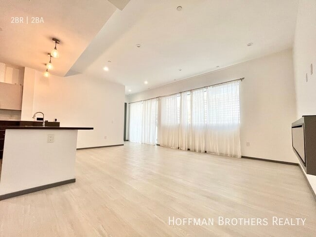 Photo - 1065 S Wooster St Unidad 102