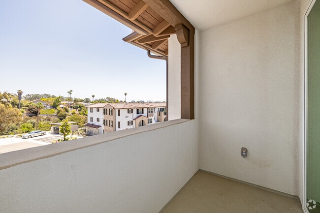 2BR, 2BA - 1,266SF - Balcony
