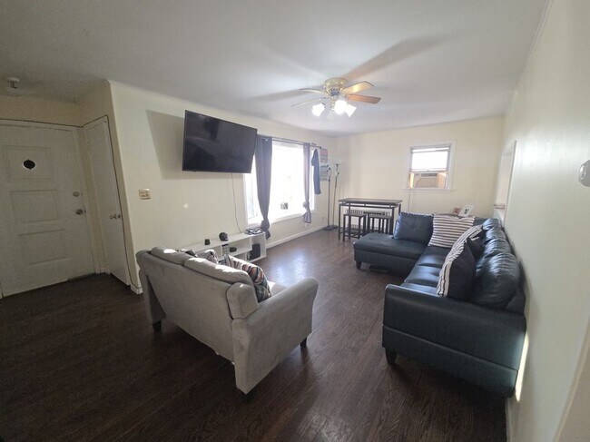 Photo - 1410 45th St