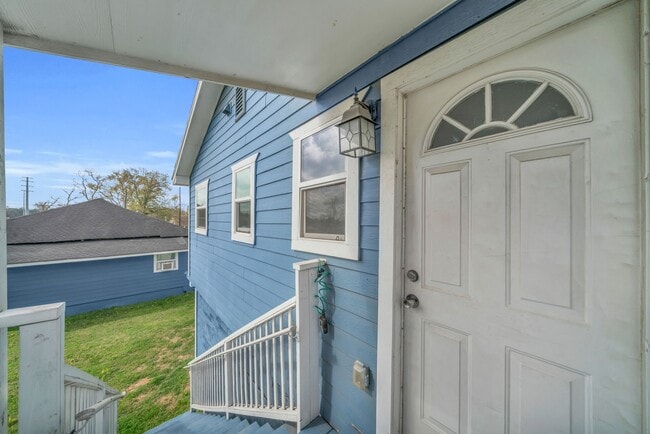 Photo - 7919 Brays St