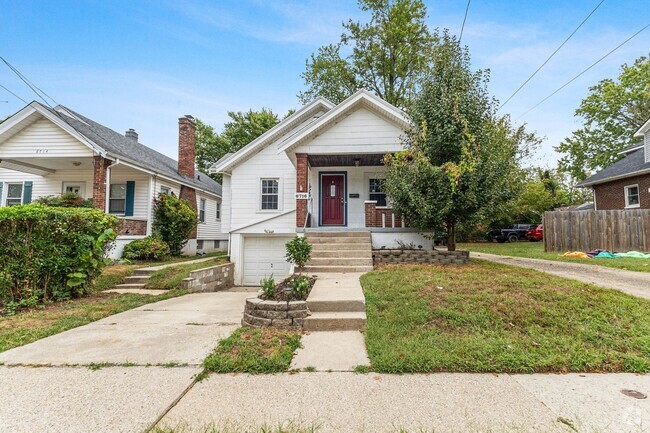 Building Photo - MADISONVILLE - Charming 3+ Bed Cape Cod Rental