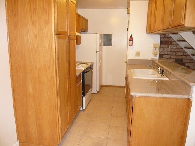 Photo - Walking distance to Union City Bart Station, Marina Food and Logan High